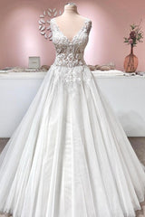 Vintage A-Line Deep V-Neck Backless Ruffle Wedding Dress with Lace