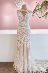 Glamorous Bateau Neck Mermaid Wedding Dress with Lace, Tulle and Appliques