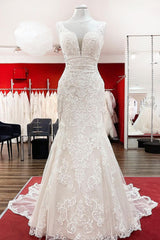 Elegant Sleeveless Backless Lace Tulle Mermaid Wedding Dress for Bridal Elegance