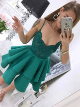 Elegant Green Lace Short Prom Dress with Spaghetti Straps for Homecoming & Graduation