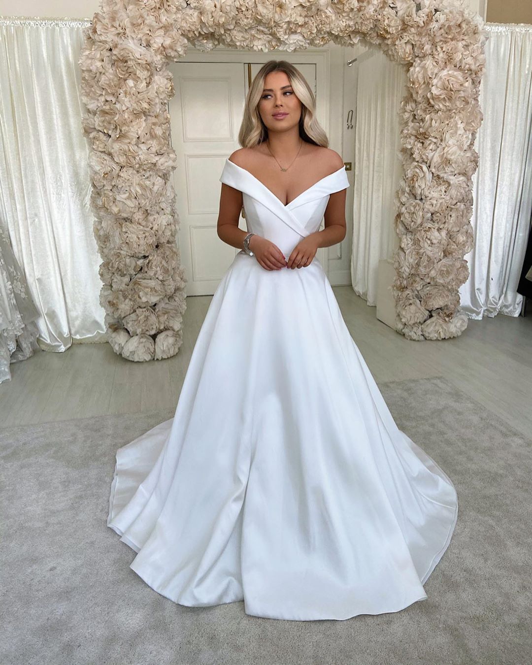 Elegant Off-Shoulder Sweetheart A-Line Wedding Dress with Satin Chapel Train