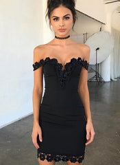 Chic Sheath Off-Shoulder Lace Appliques Mini Cocktail Dress for Homecoming Events