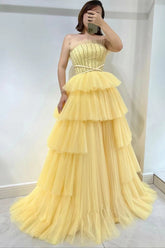 Daffodil Strapless Sleeveless Layered Tulle Prom Dress: Elegant and Timeless Gown