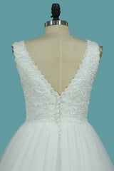 Elegant Deep V-Neck A-Line Backless Wedding Dress with Delicate Lace Appliques