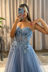 Elegant Sweetheart A-Line Tulle Prom Gown with Delicate Beaded Appliques