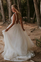 Elegant Boho A-Line V-Neck Lace Tulle Wedding Gown for Modest Brides