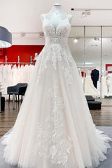 Elegant A-Line V-Neck Tulle Wedding Dress with Lace Appliques and Ruffles