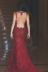 Elegant Burgundy Mermaid Evening Dress with Delicate Lace Appliques and Train