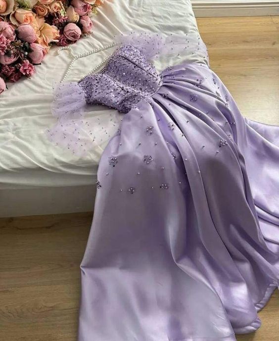 Vintage A-Line Sweetheart Satin Pearls Long Sleeve Lilac Gown