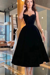 Elegant Black Spaghetti Strap Sweetheart Neckline Lace Prom Dress