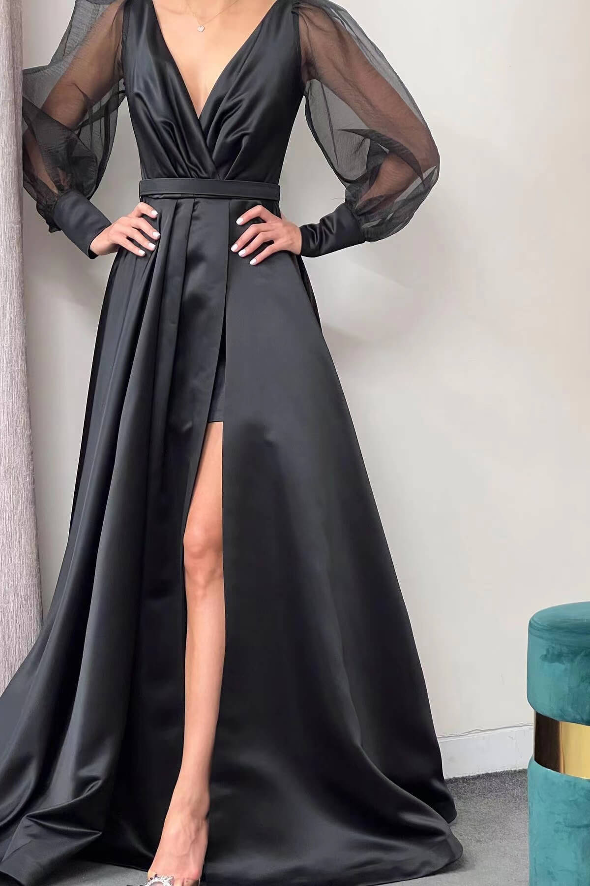 Elegant Long Puff Sleeve A-Line Evening Dress with Thigh Slit