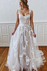 Elegant Strappy Sweetheart A-Line Wedding Dress with Exquisite Appliques and Chapel Train