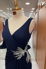Elegant Dark Navy V-Neck Pleated Prom Dress with Rhinestone Straps