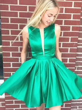 Elegant Green Satin Backless Short Prom Homecoming Cocktail Party Dress
