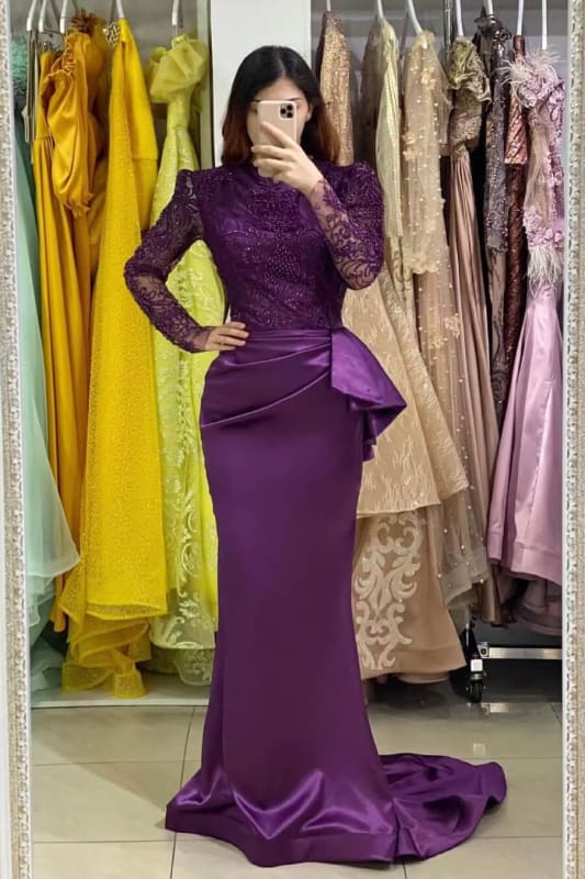 Elegant Long Sleeve Mermaid Prom Dress with Delicate Lace Appliqués