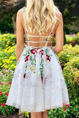 Floral Embroidery Prom Dress with Pocket Long Lace Details Knee Length