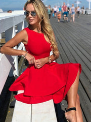 Elegant Layered Short Red Prom Dress: Round Neck, Perfect for Graduation & Homecoming Events