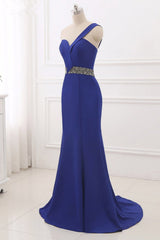 Elegant Royal Blue One-Shoulder Mermaid Prom Dress with Beaded Back Design