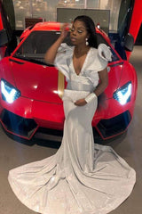 Sparkling V-Neck Sleeveless Long Prom Dress: Dazzling Sequin Gown for Special Occasions