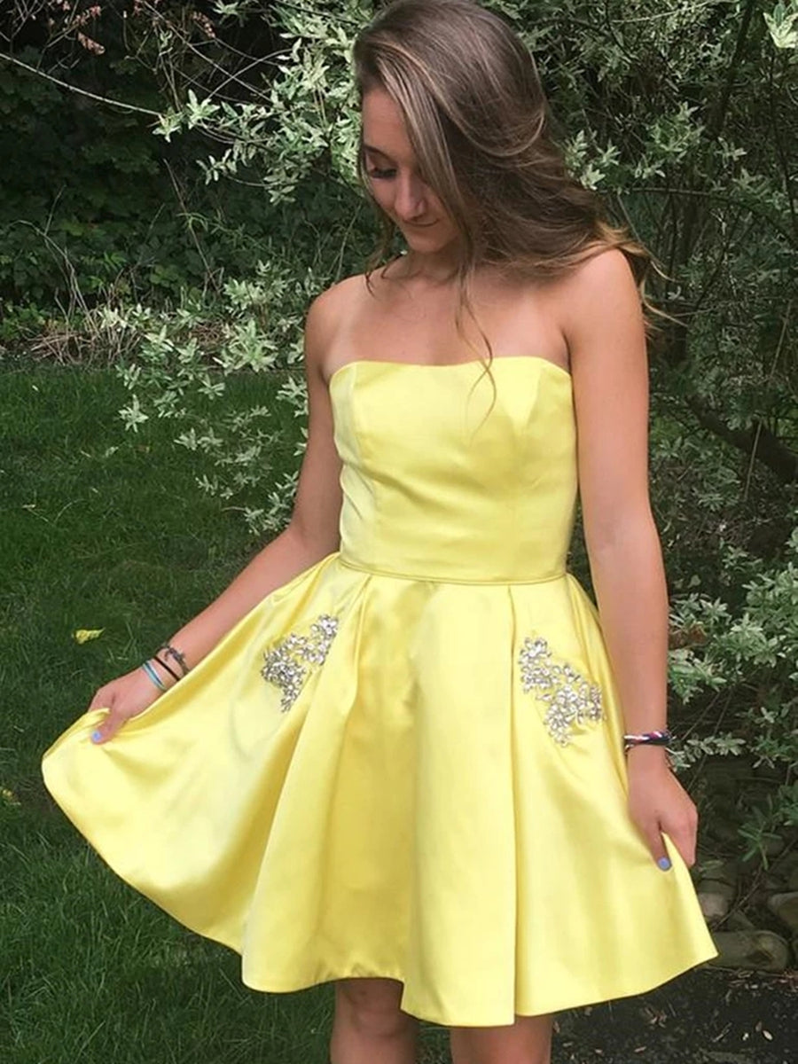 Elegant Strapless Short Yellow Prom Dress with Pockets, A-Line Satin Homecoming Gown