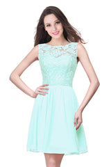 Elegant Sleeveless Chiffon Homecoming Dress with Floral Lace Mini Party