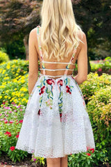 Elegant V-Neck Open Back White Lace Beaded Short Prom Dress with Floral Appliques