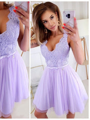 Elegant Purple Lace V-Neck Short Prom Dress for Homecoming and Graduation