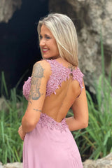 Elegant Vintage Red V-Neck Prom Dress with Thigh-High Split and Delicate Appliqués