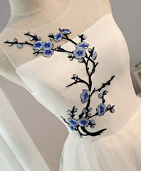 Stylish White A-Line Tulle Short Prom Dress Evening Gown