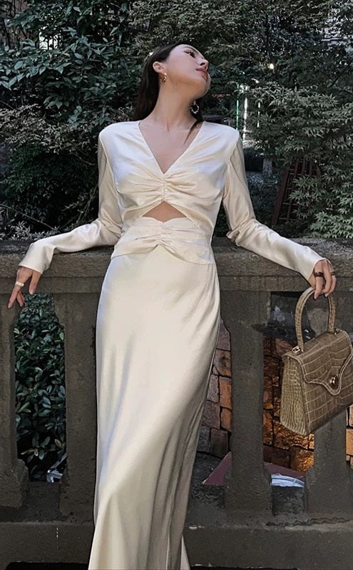 Casual Vintage Silk Wedding Dress with Long Sleeve