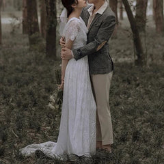 Country Style Flowy Bohemian Lace Wedding Dress - DollyGown