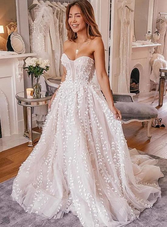 Rustic Strapless Organza Wedding Dress Bridal Gown with Delicate 3D  Decoration