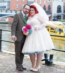 1950s Style Lace Short Vintage Wedding Dresses Plus Size with Sleeves WS041 - DollyGown