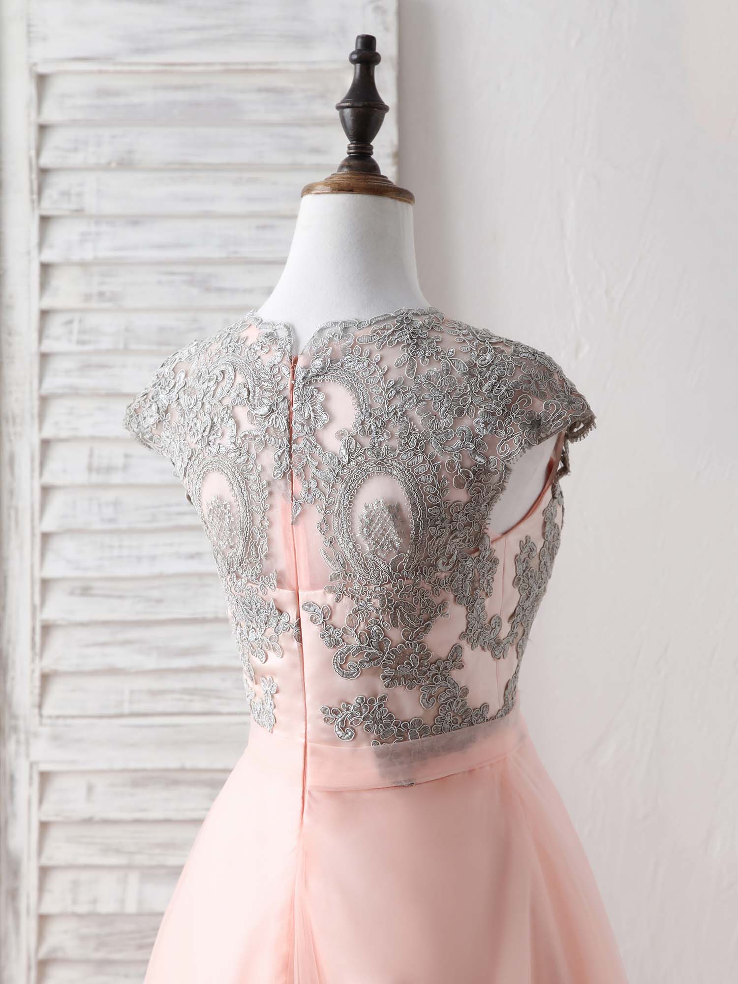 Elegant Tulle Lace Applique Long Prom Dress: Enchanting Evening Gown with Delicate Details