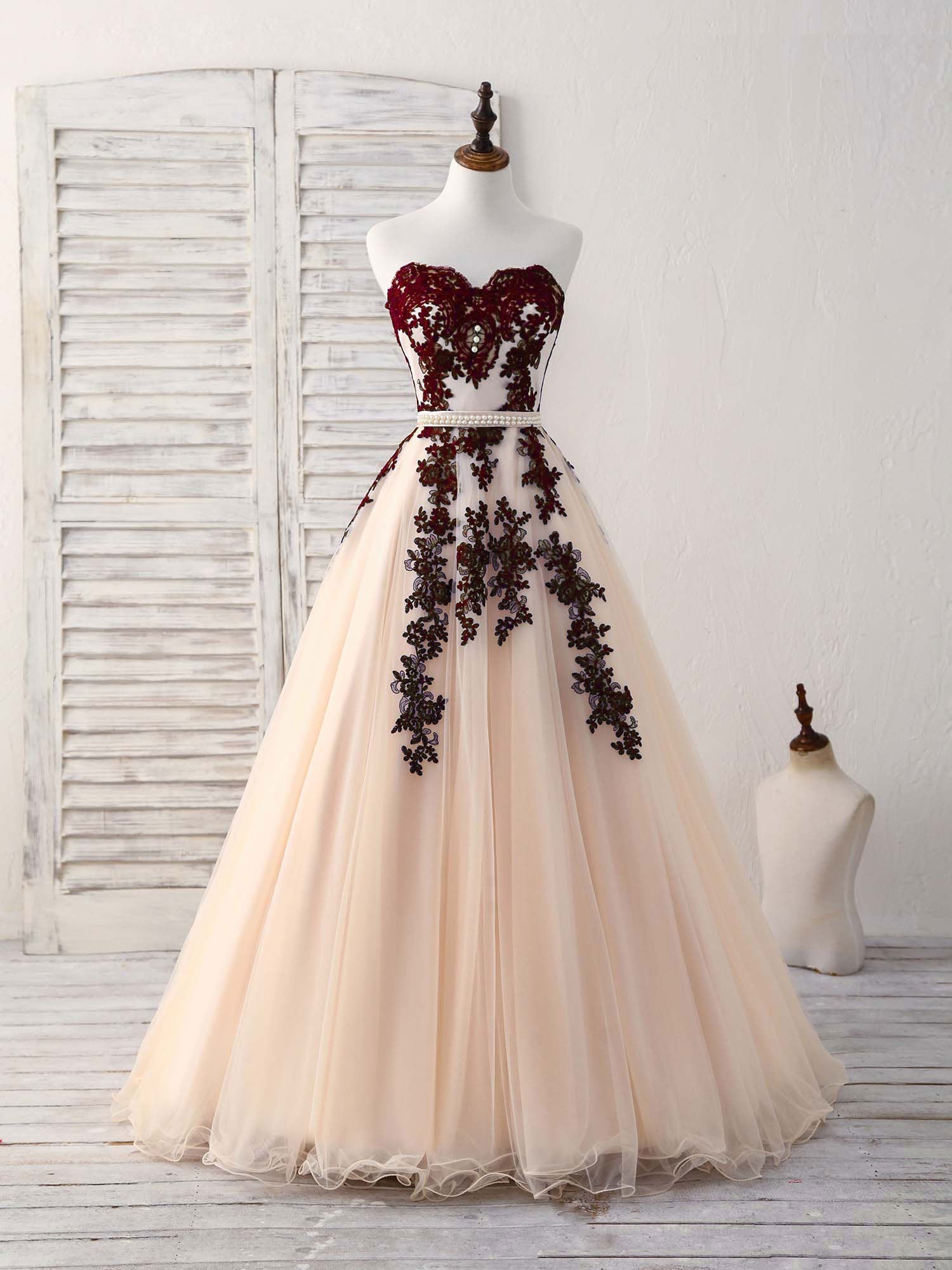 Elegant Sweetheart Tulle Long Prom Dress Burgundy Evening Gown