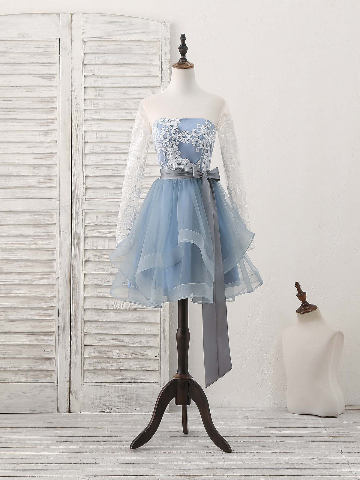 Elegant Gray Tulle Lace Short Prom Dress for Bridesmaids and Special Occasions