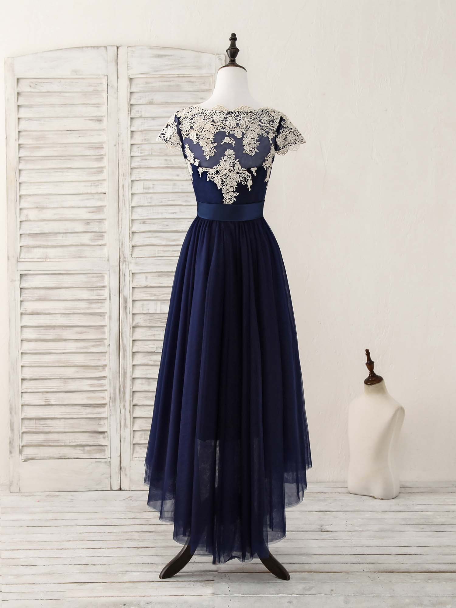 Elegant Dark Blue Tulle Lace Applique High-Low Prom Dress for Special Occasions Elegant Dark Blue Tulle Lace Applique High-Low Prom Dress for Special Occasions