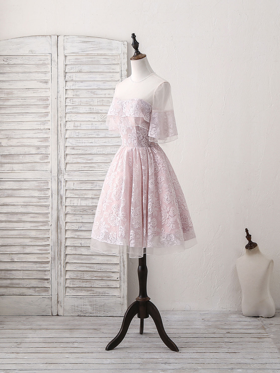 Elegant Pink Round Neck Lace Tulle Short Prom Dress for Homecoming Events
