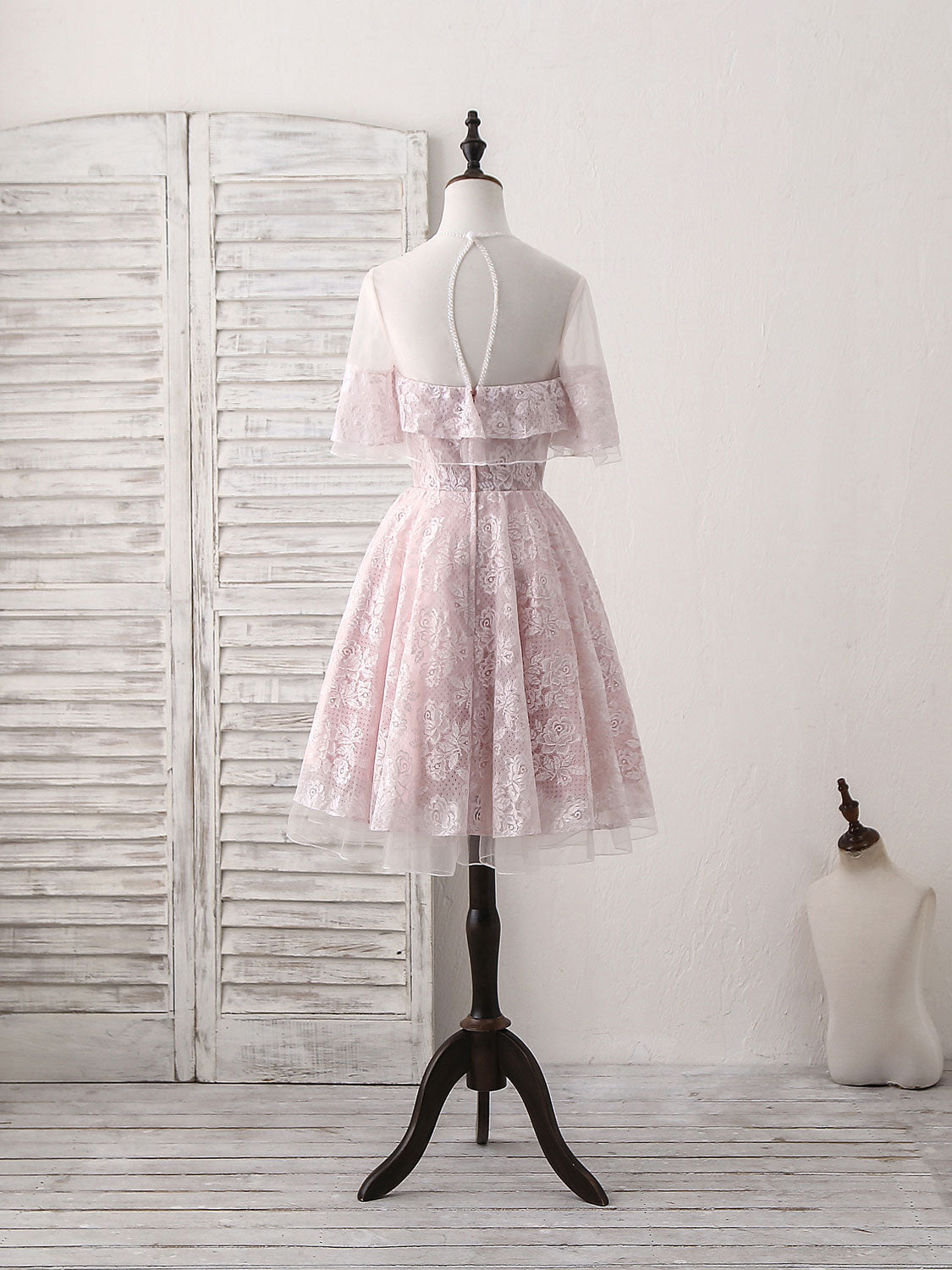 Elegant Pink Round Neck Lace Tulle Short Prom Dress for Homecoming Events