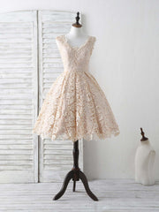 Elegant V-Neck Lace Champagne Short Prom Dress Bridesmaid Party Gown