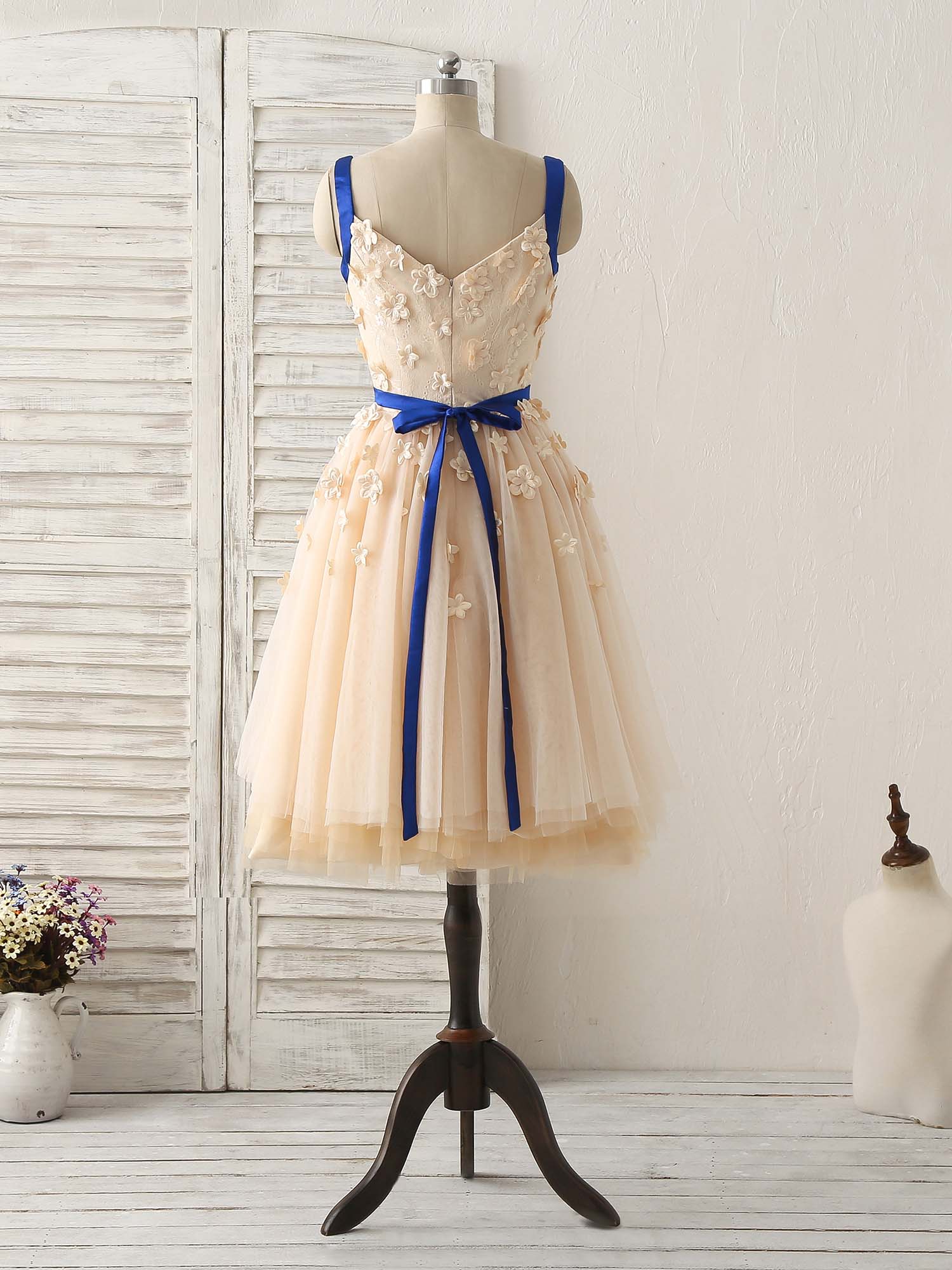 Elegant Champagne Tulle Applique Short Prom Dress Bridesmaid Gown