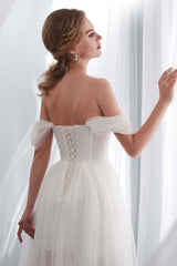 Romantic Off-the-Shoulder Tulle A-Line Bridal Gown with Appliqué