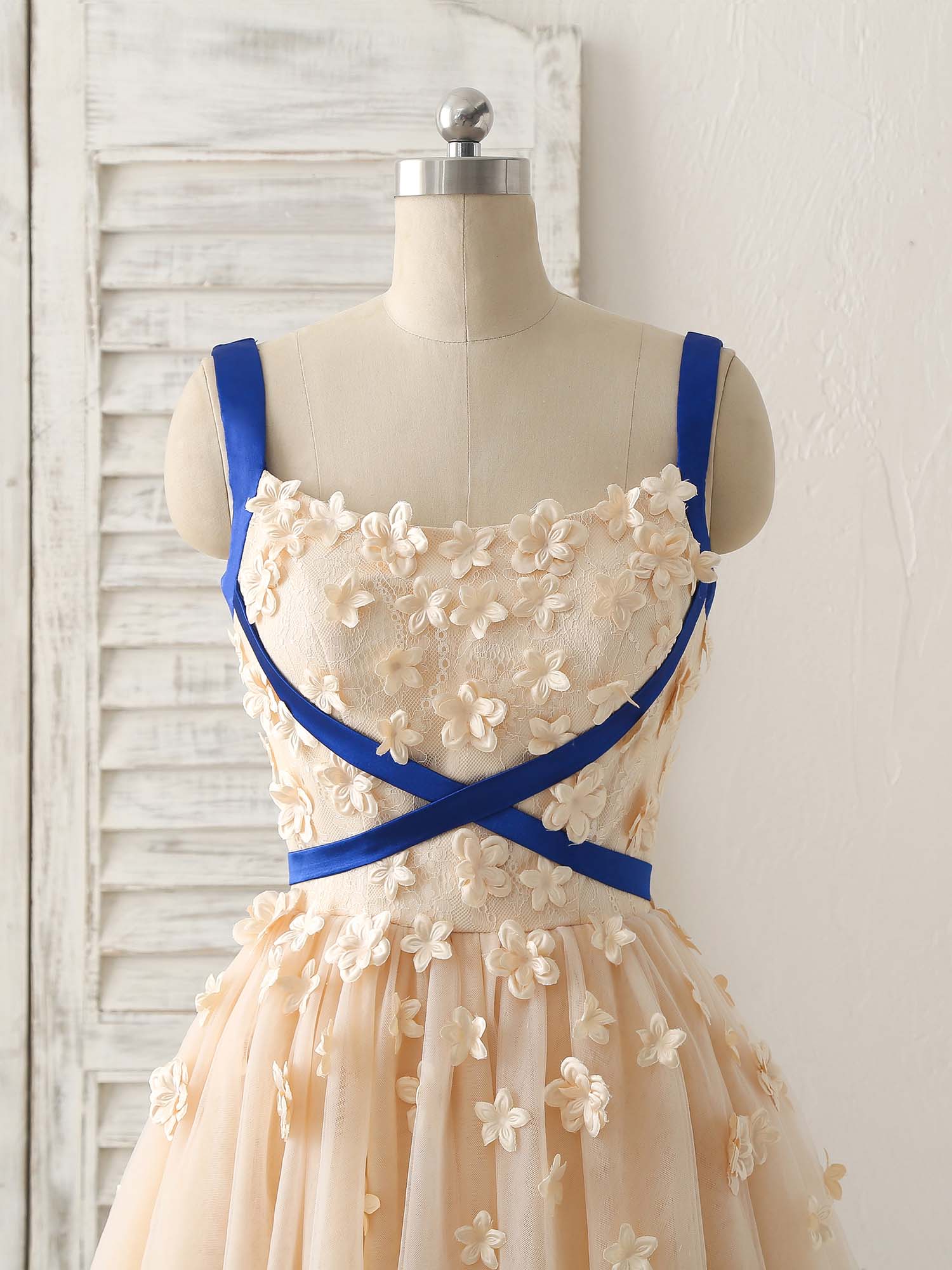 Elegant Champagne Tulle Applique Short Prom Dress Bridesmaid Gown