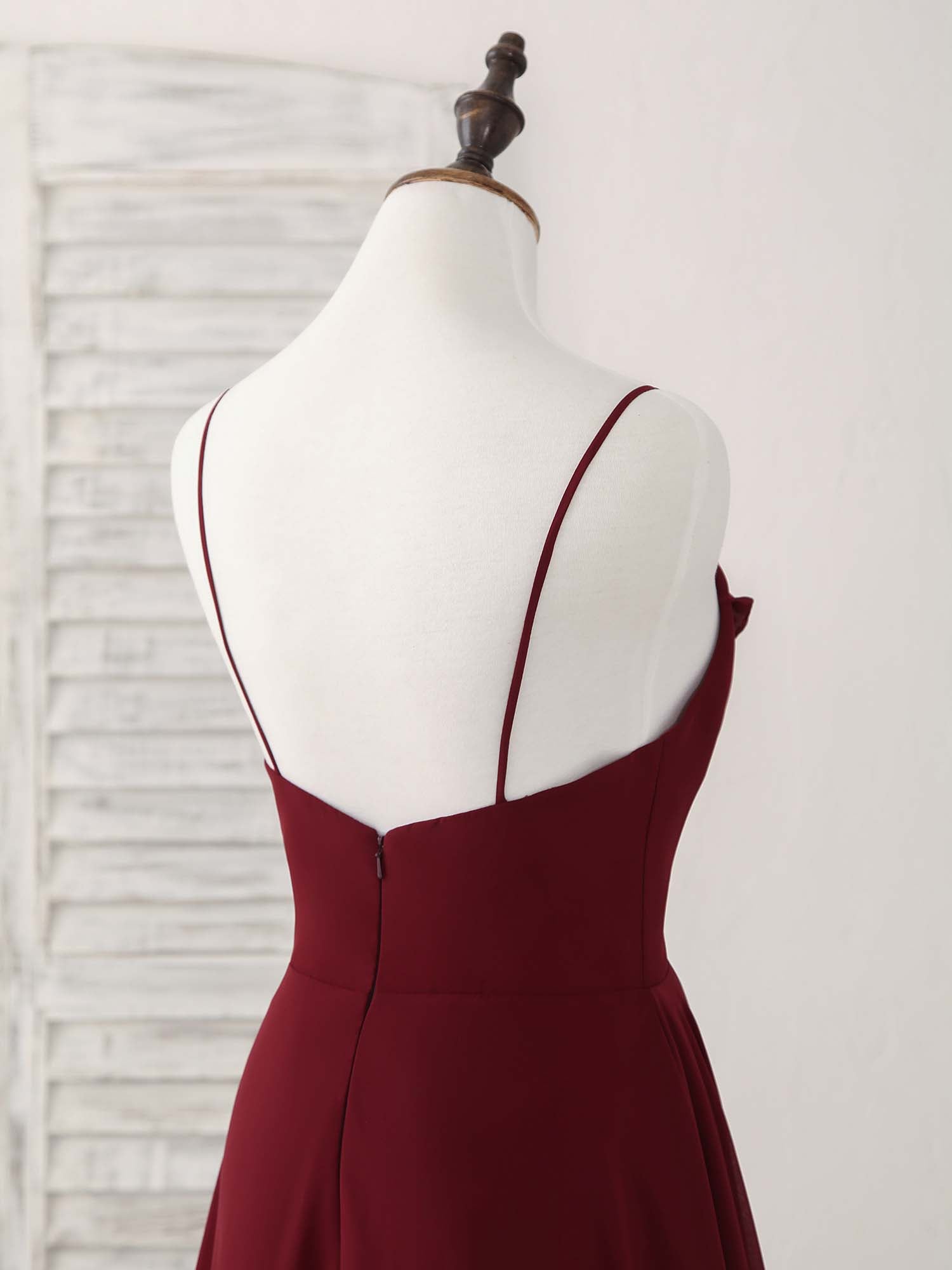 Elegant Burgundy V-Neck Chiffon Gown: Perfect Long Prom or Bridesmaid Dress