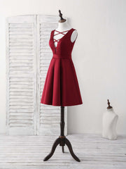 Elegant V-Neck Burgundy Short Prom Dress: Satin A-Line Homecoming Gown for Women