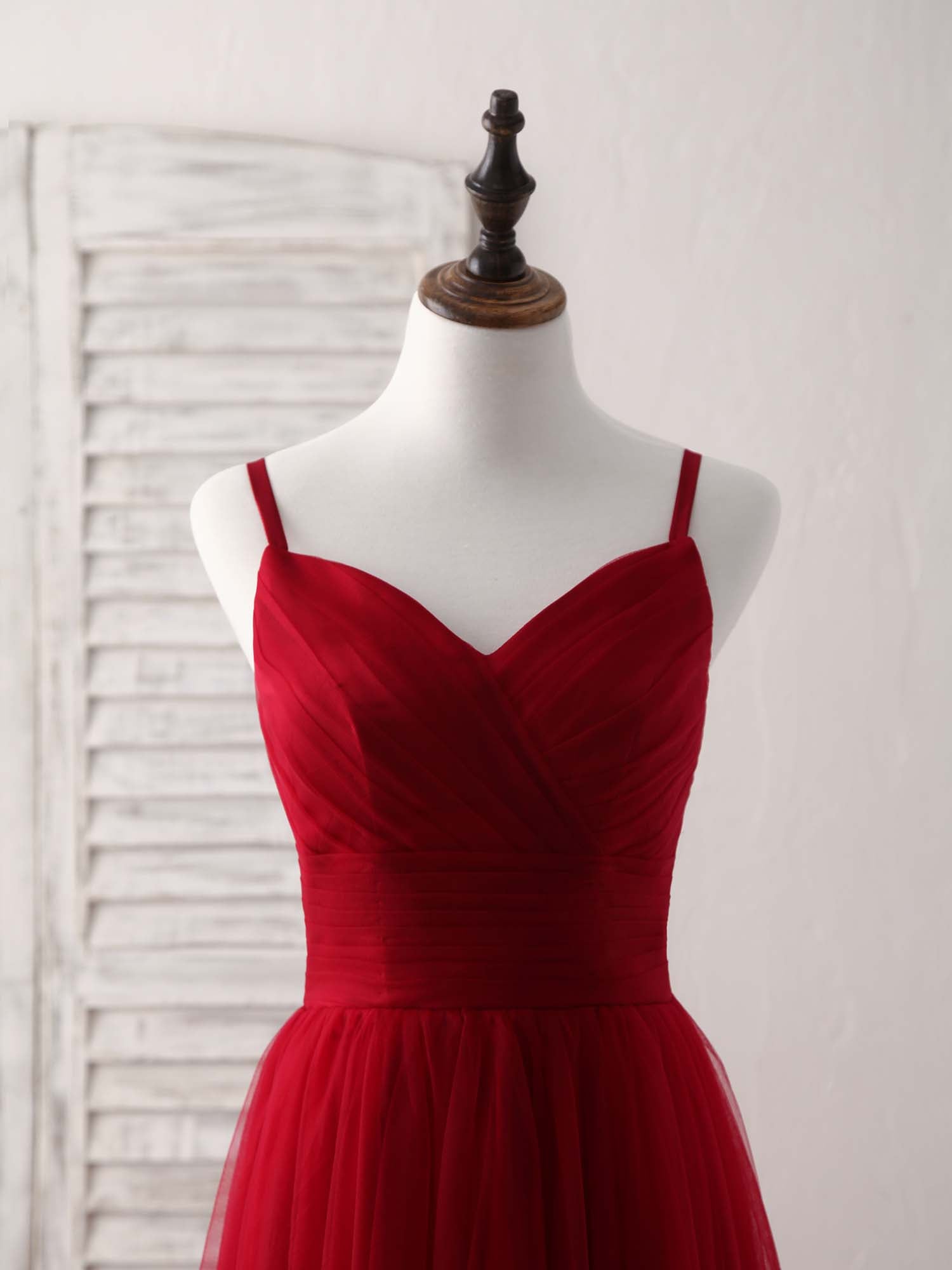 Elegant Burgundy Sweetheart Tulle High-Low Prom Dress for Bridesmaids and Evening