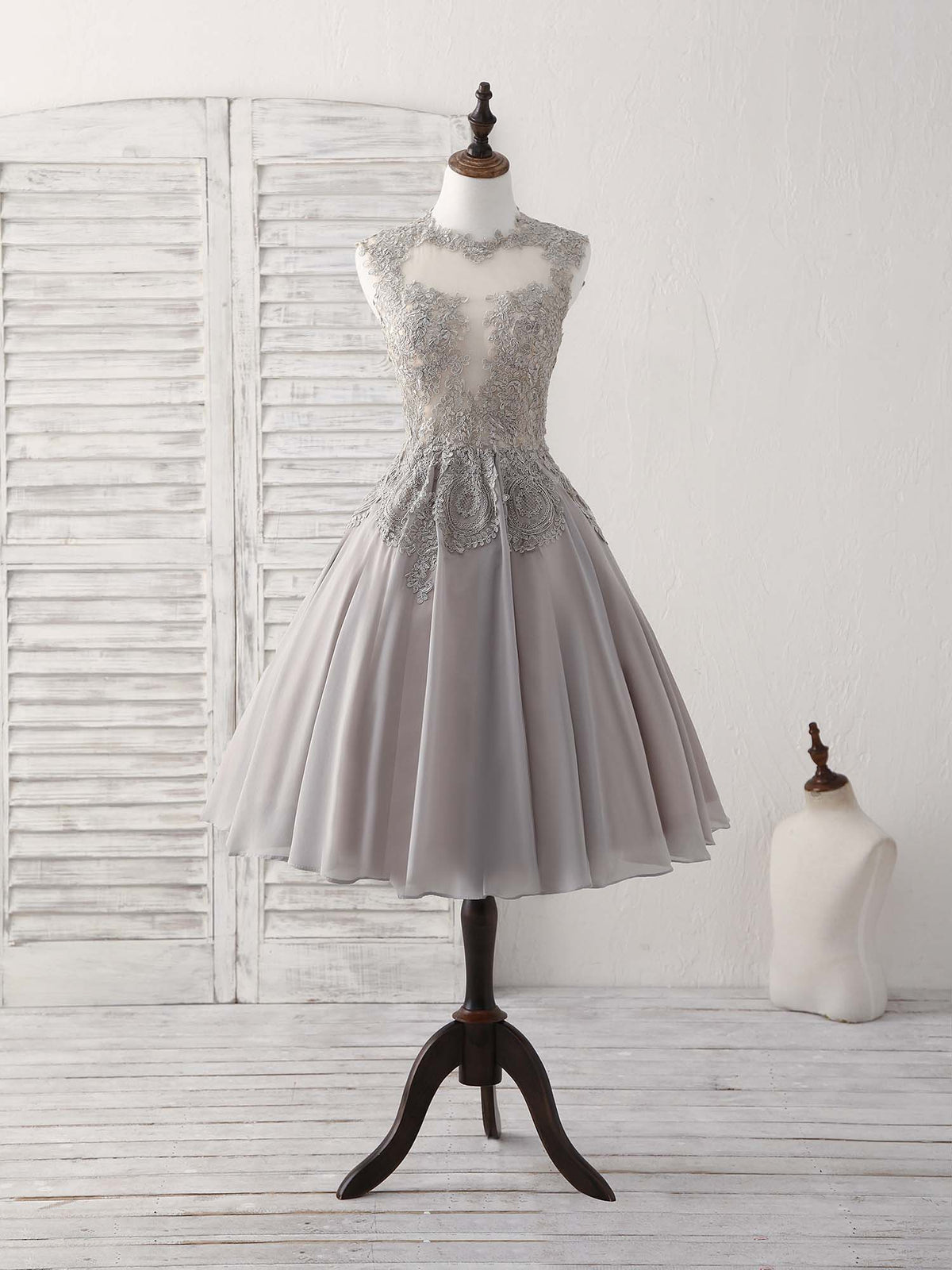 Elegant High-Neck Gray Lace Chiffon Short Prom Dress Bridesmaid Gown