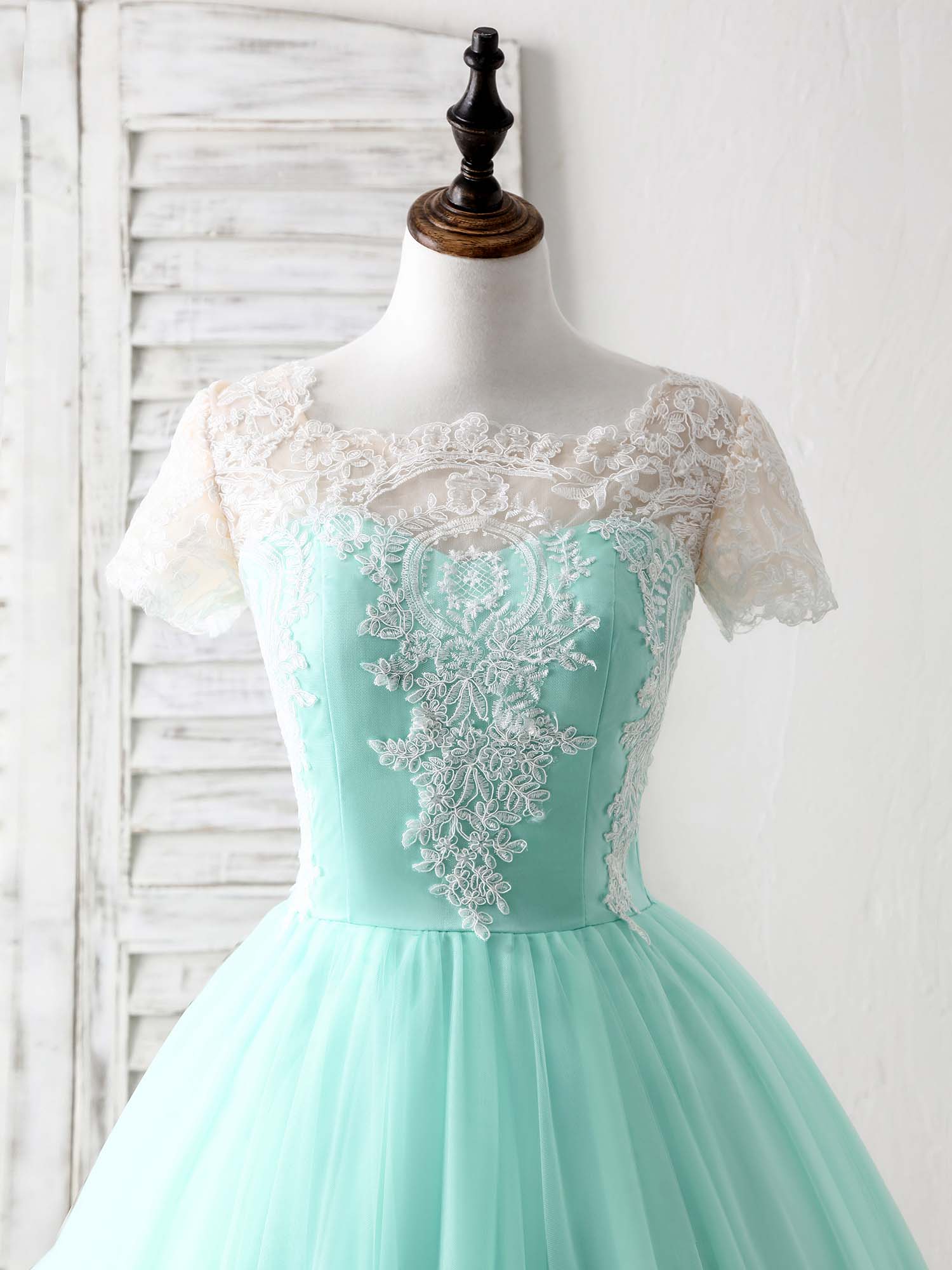 Elegant Green Round Neck Lace Applique Tulle Short Prom Bridesmaid Dress Elegant Green Round Neck Lace Applique Tulle Short Prom Bridesmaid Dress