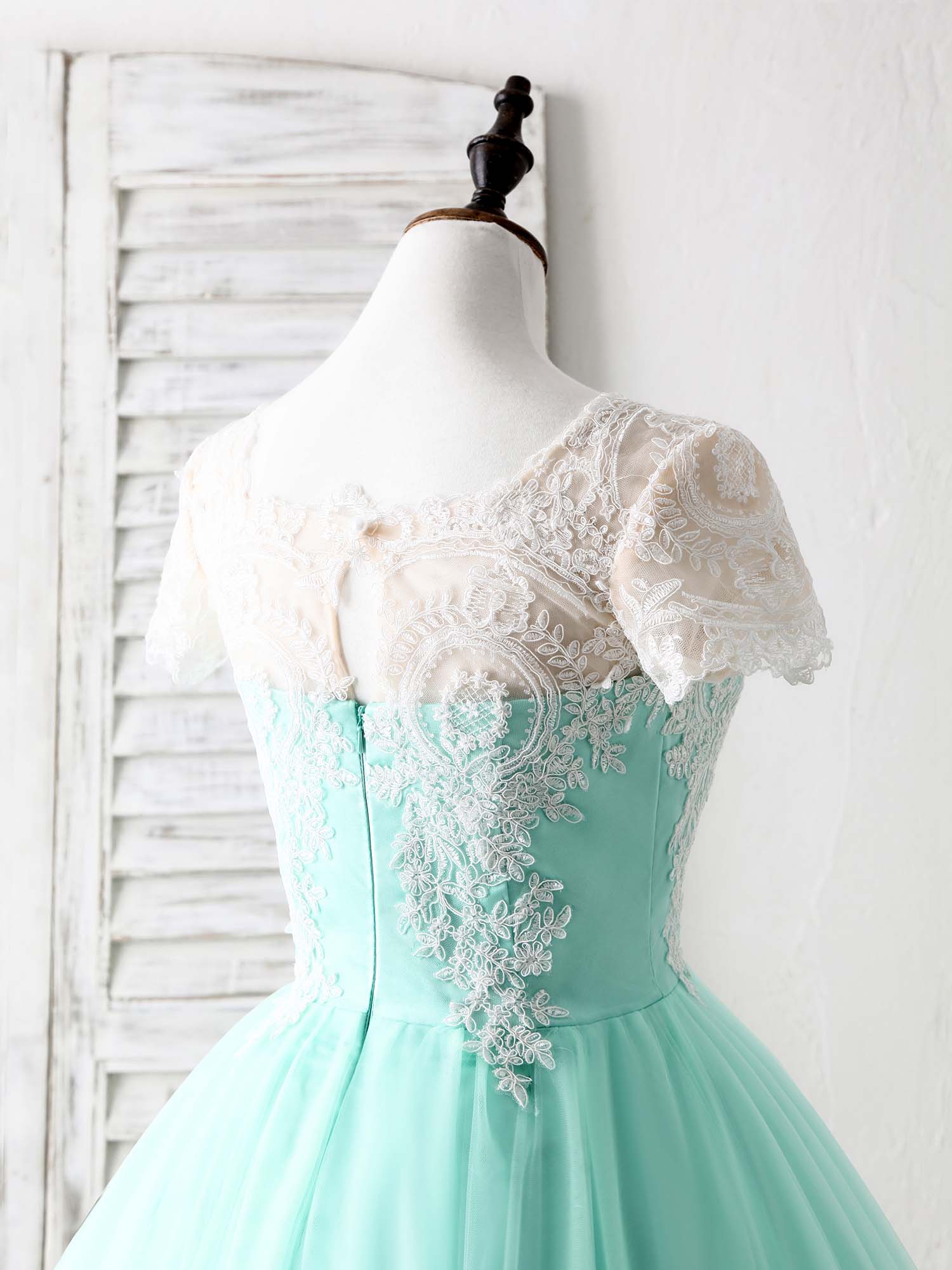 Elegant Green Round Neck Lace Applique Tulle Short Prom Bridesmaid Dress