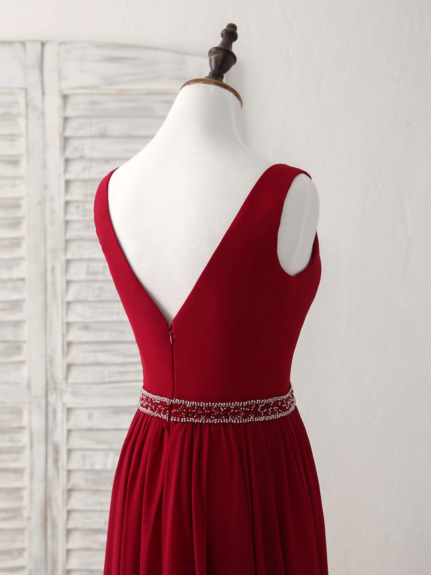Elegant Burgundy Chiffon V-Neck Beaded Long Prom Evening Dress for Women